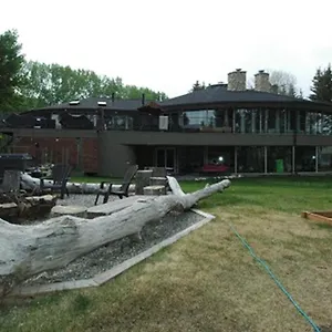 Bed & Breakfast Roundhouse Grotto Calgary