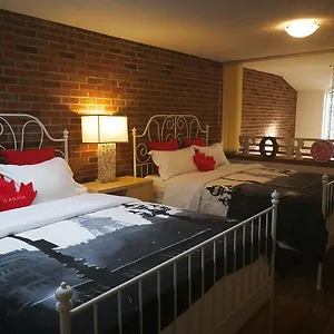 Guest house Margie Townhome Toronto