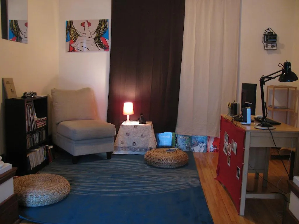 Gite Urbain La Lanterne Bed & Breakfast Montreal